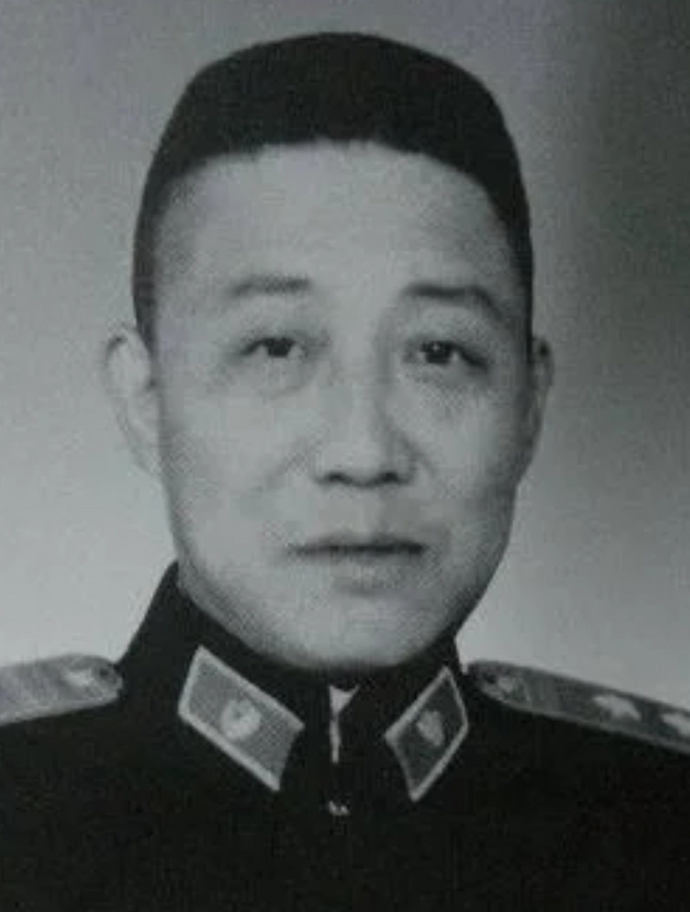 公安军成立于1955年，李天焕时任公安军副政委、副司令，该年也正逢授军衔。李天焕