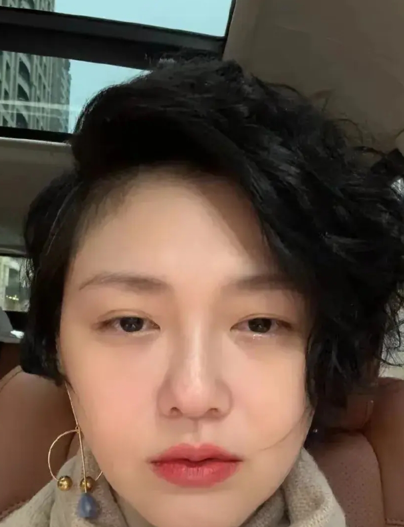 大s要是有小s一半的精明，也不至于落到今天这步田地！

人家还知道死守个钻石王老