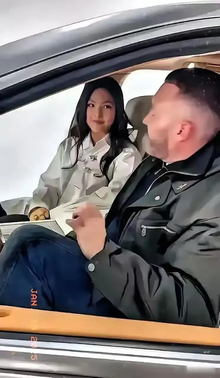 李湘煞费苦心培养出来的名媛，就为了这啊？
