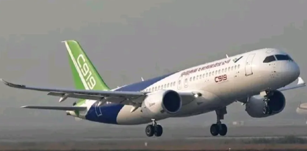 波音要哭了。
我发现自从美国全面断供国产C919后，我国航空公司就再也没有跟美国