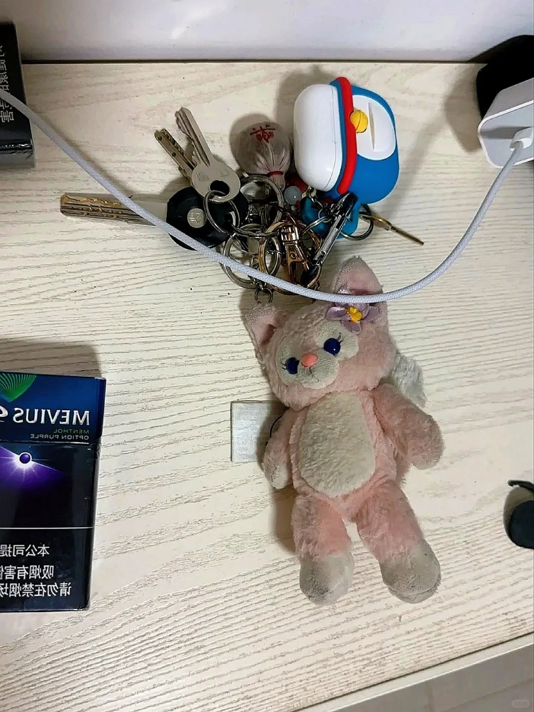 千万不要送男生玲娜贝儿
送了就会变成这样。。。年前送给男朋友的，过年来了用的黢黑