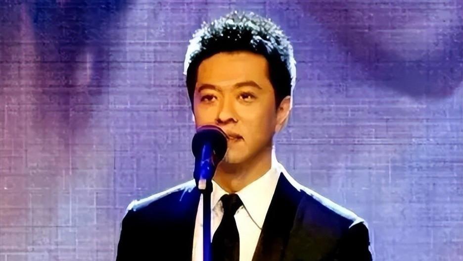 父亲去世、退出央视、离婚！亲人都离他而去后，自己也走到了尽头
