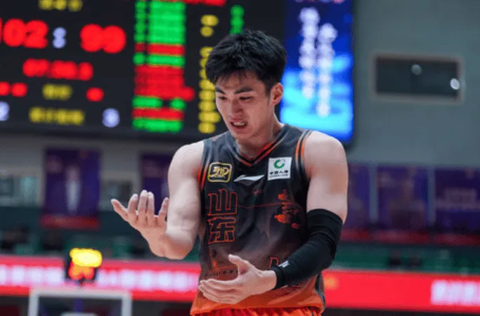 于德豪：感谢高诗岩始终信任我，希望每天都能进步变得更好