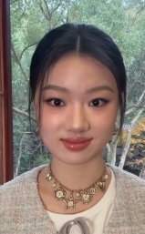 单依纯直播里那话一唠，可把咱逗乐了。说自个儿晚睡晚起，原因竟是舍不得睡觉！

难