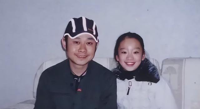 刀郎前妻：丢下40天女儿与富商私奔，丈夫再婚爆红，她却找上门来（刀郎的前妻在台下）-第37张图片-九妖电影