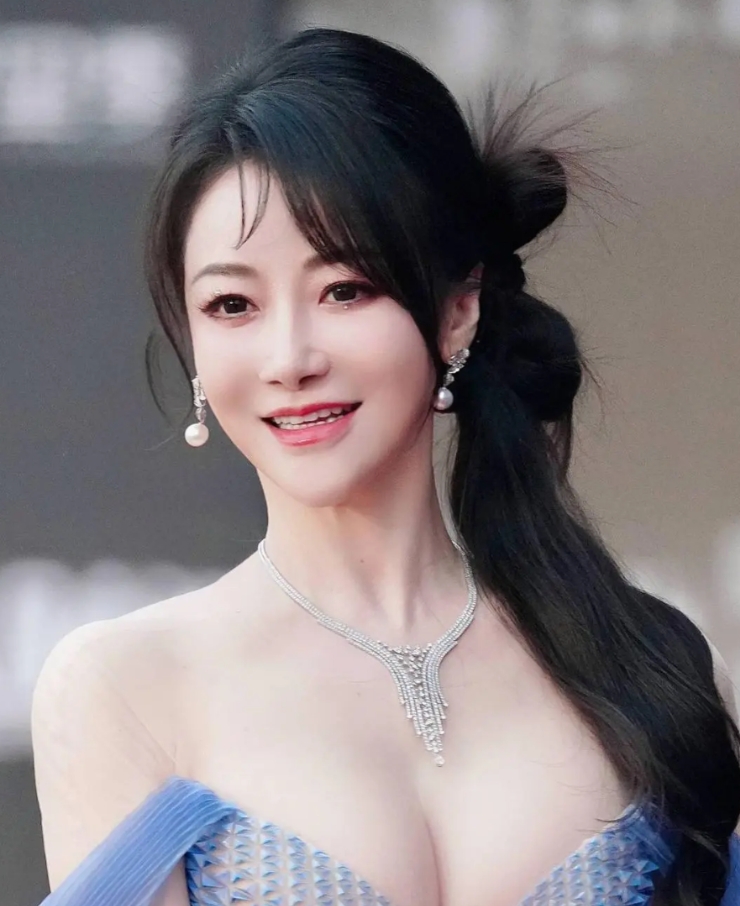 陈紫函这么好看，想不明白为什么戴向宇还要去嫖娼