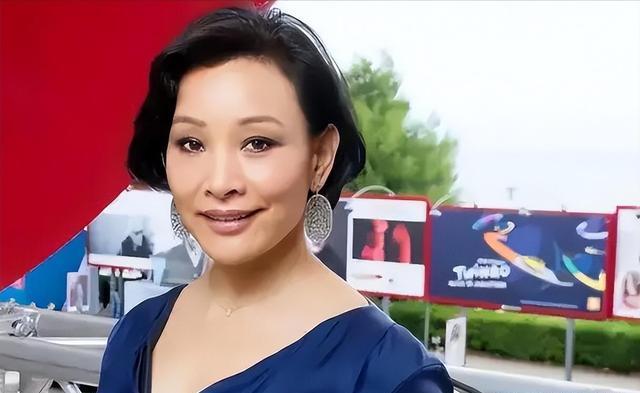 春晚至今后悔邀请她，捧了个“白眼狼”，导演：当时我都不想活了（春晚道歉事件）-第17张图片-九妖电影