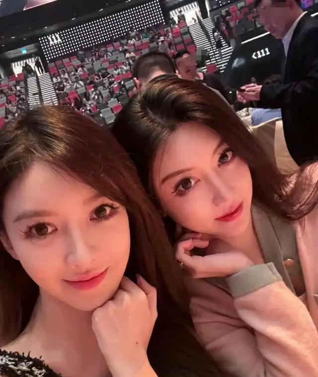 黄晓明携女友湾区晚宴，现场为她引见成龙王力宏，甜蜜互动秀恩爱（黄晓明公开过的女友）-第6张图片-九妖电影