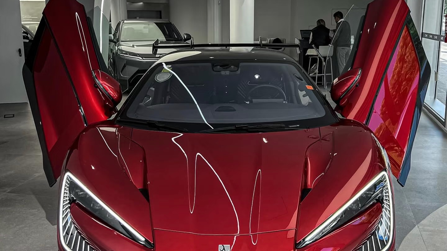 比亚迪仰望U9超级跑车正式上市，168万售价开启国产超跑元年