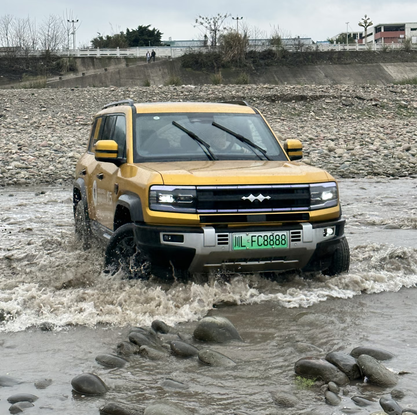 暴雨季来临，这份涉水行车保命指南，有车一族请收藏