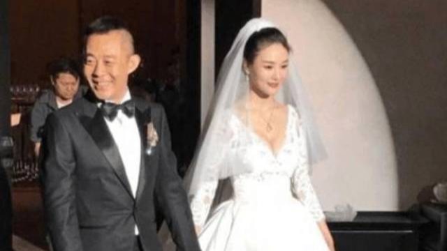 冯小刚被曝离婚？徐帆一句话让谣言碎成渣