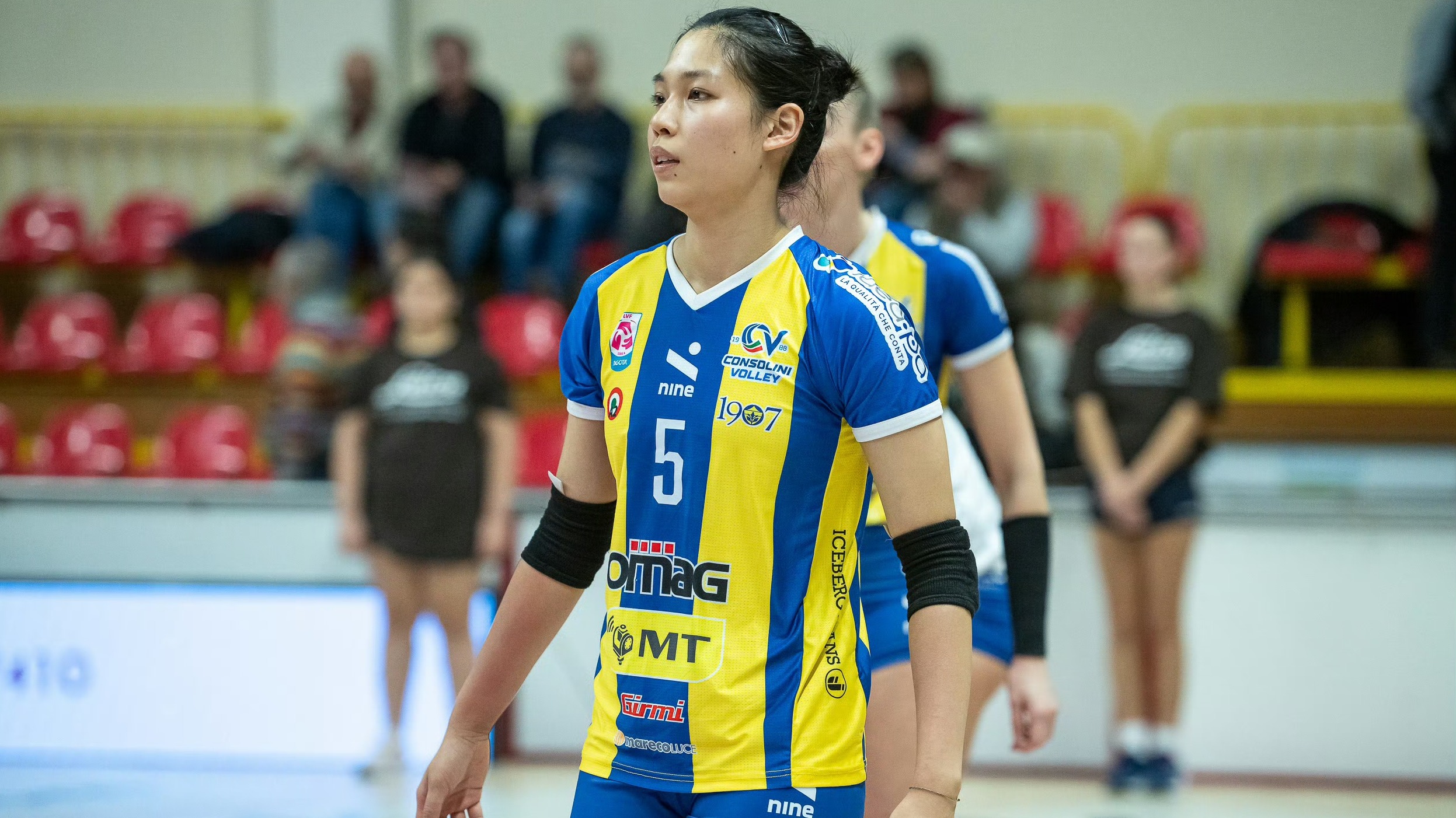 一夜两消息！庄宇珊首秀20分，球队保级难，王媛媛2拦，随队取七胜