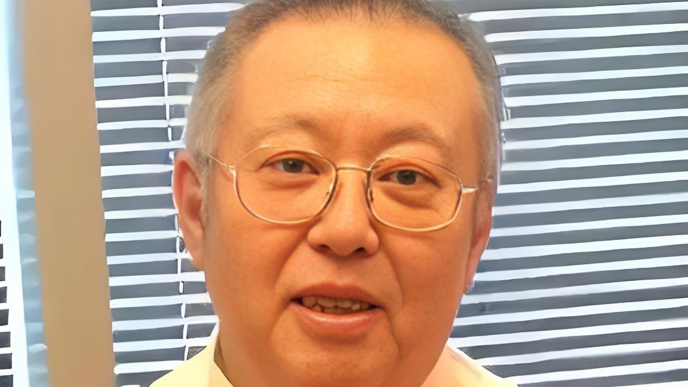 他表面上是“爱国商人”，背地里却干着卖国勾当