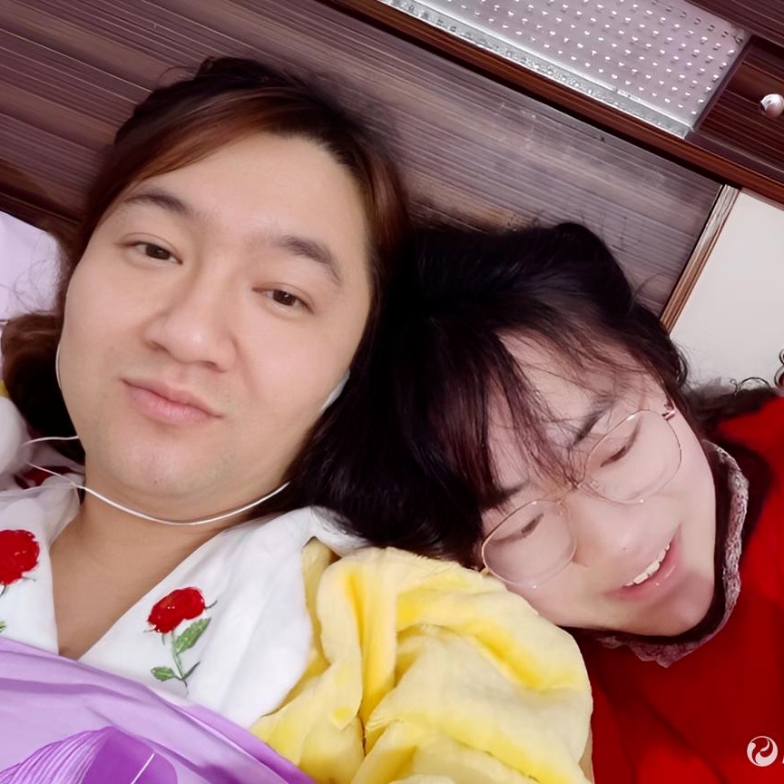 爱穿丝袜的男孩