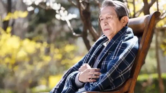 退休年龄“身份证和档案”谁说了算？最高院一锤定音