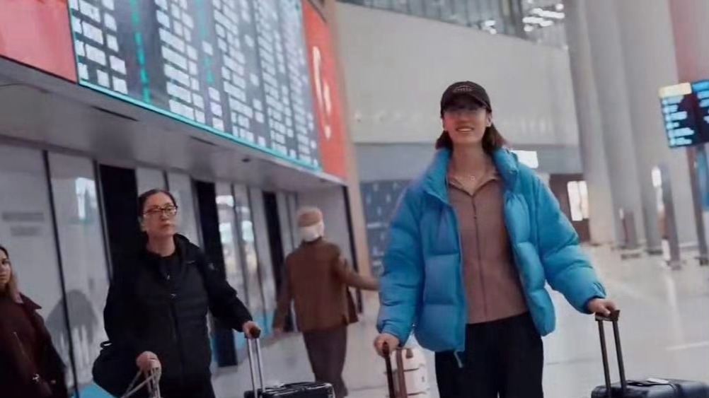 一夜两消息！王媛媛带妈妈留洋，庄宇珊被正式官宣