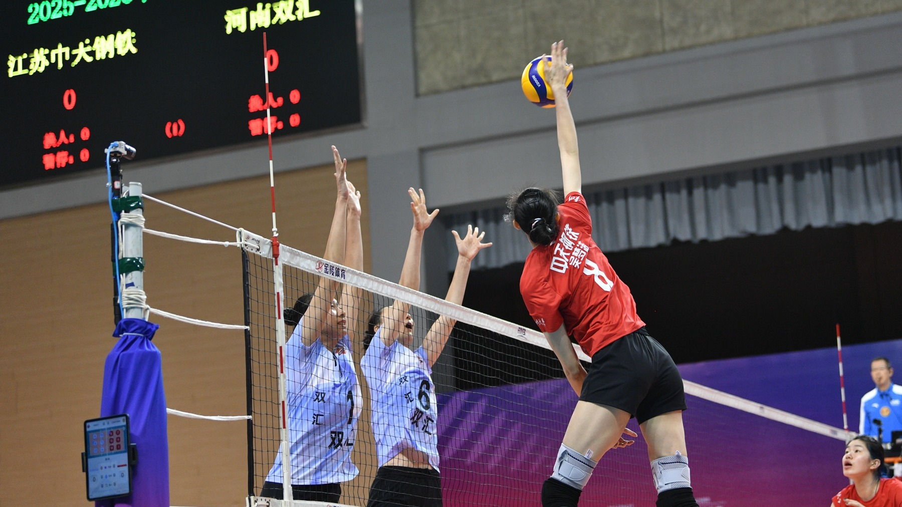 3：1！江苏女排开门红，吴梦洁28中16，范泊宁得分王，拦网虐河南