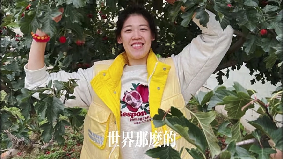 揪心！李盈莹晒受伤照，胳膊淤青，袜子被血浸湿