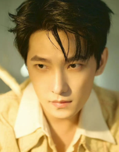 终于知道邓为像谁了，看起来就是低配版杨洋 ​​​