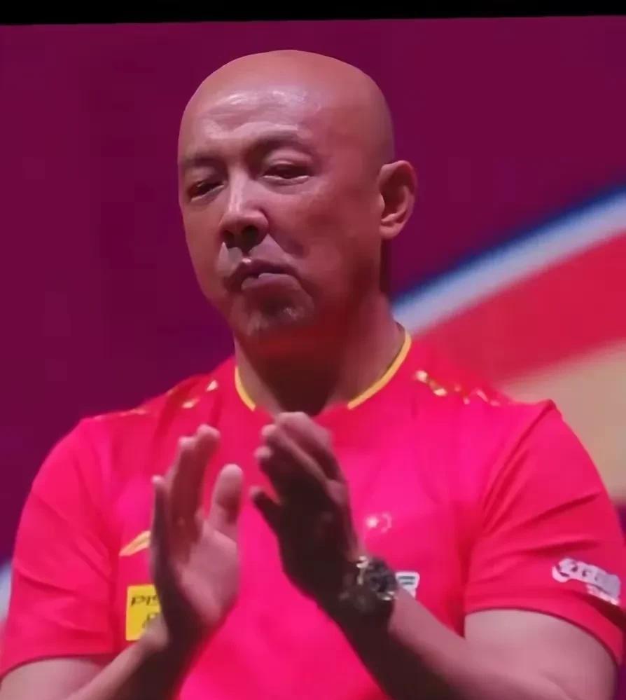 现在国家都提倡要三胎，肖战教练也要考虑一下，是时候选拔第三胎啦！
没有竞争就没有