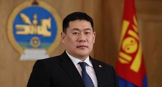 一觉醒来，中国邻国政治大变天！美国稀土计划破产？
当地时间6月3日，蒙古国议会没