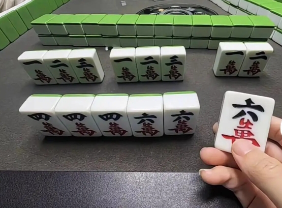 碰上六万了，这牌接下来咋打？