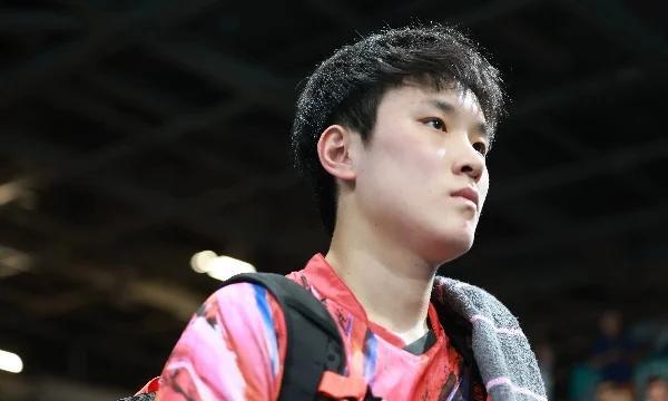 又要回家了！还没开始就结束了，张本智和费了半天劲来到澳门参加比赛，当天就可以做飞