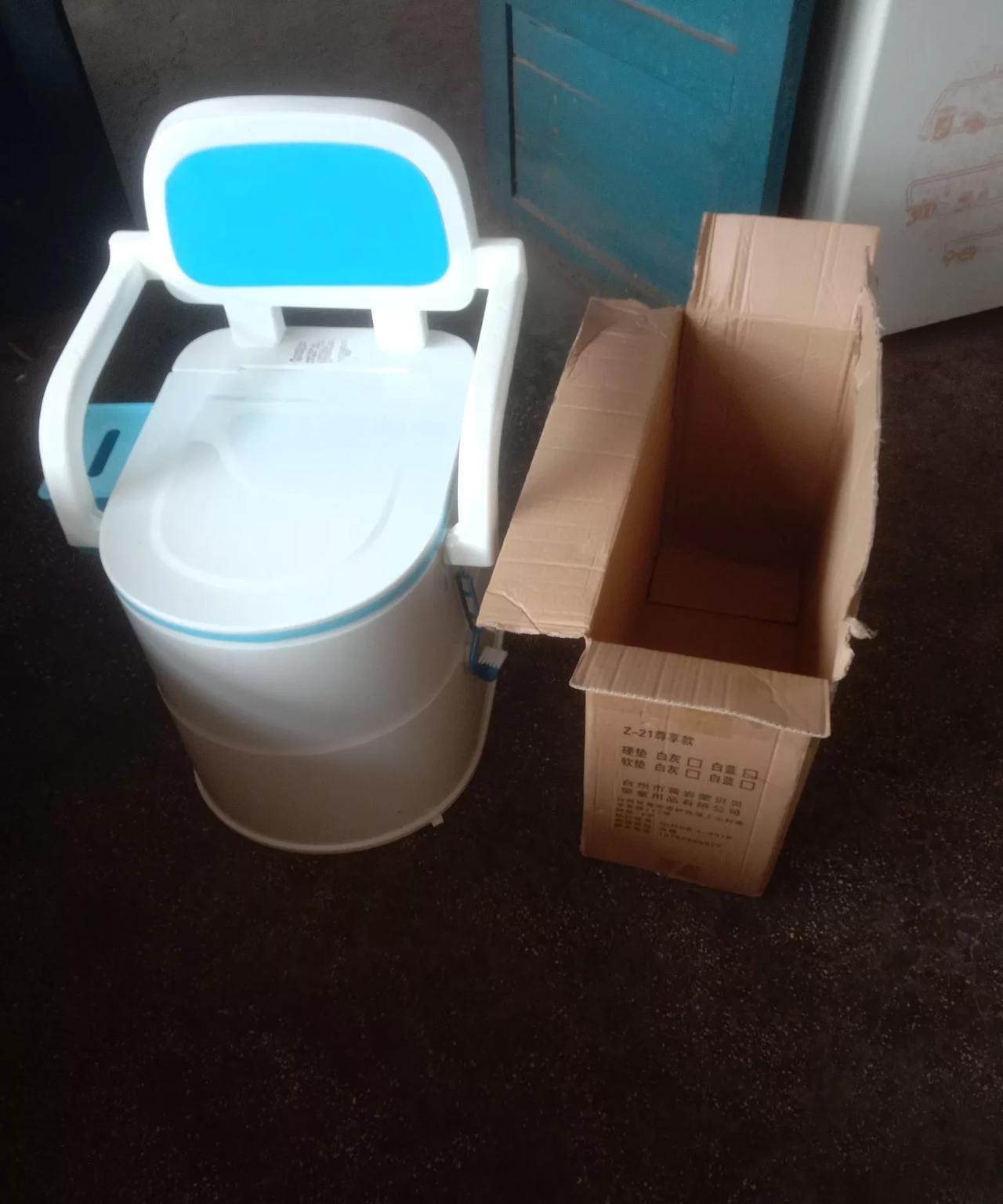 可移动马桶
给我老爹买的
我老爹今年身体极度不好
双侧脑梗
心率衰竭
高血压可达