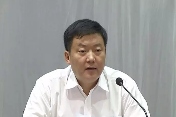 莒南最近三届县委书记：第一位是陈一兵，第二位是张佃虎，第三位是黄慧林。陈书记20