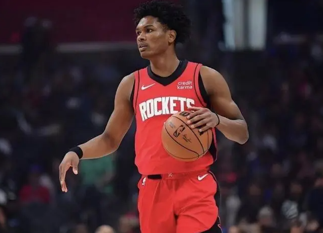 NBA 2K26把火箭新星阿门·汤普森的综合评分定为87，这个评分甚至比马克西、