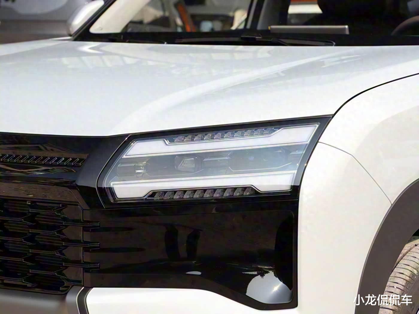 五菱全新燃油SUV即将上市，轴距超2米8，顶配预售7.78万