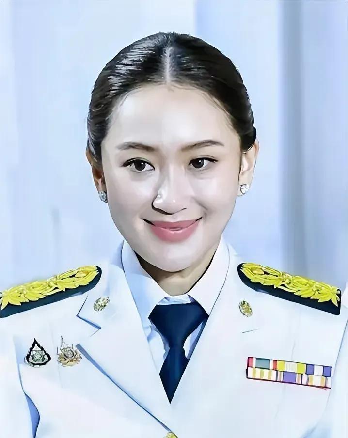 突发新闻：泰国总理被停职
泰国宪法法院今天（7月1日）以9比0的投票结果通过了参