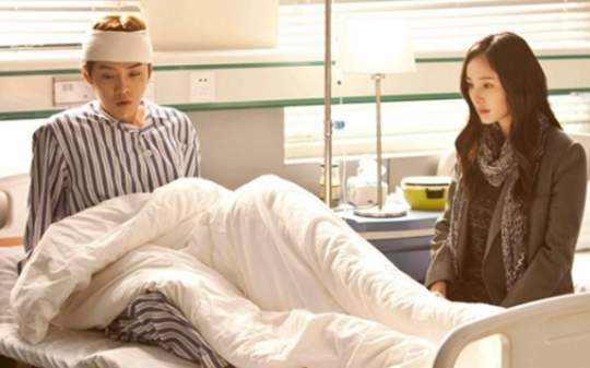 小叔子带女朋友回家后寡嫂上热搜了