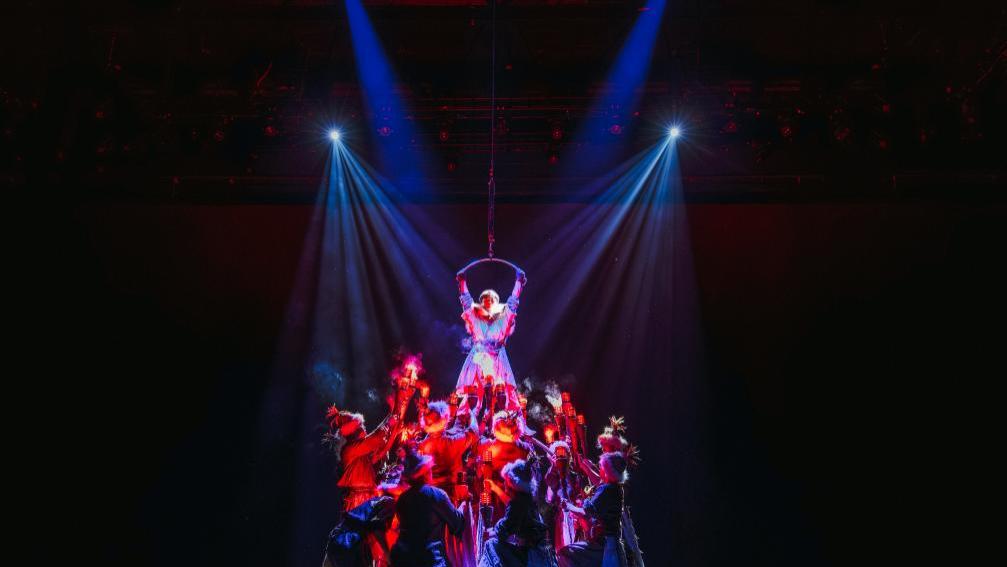 震撼启幕！《王的战车》燃爆冰城，史诗级视听盛宴惊艳盛夏