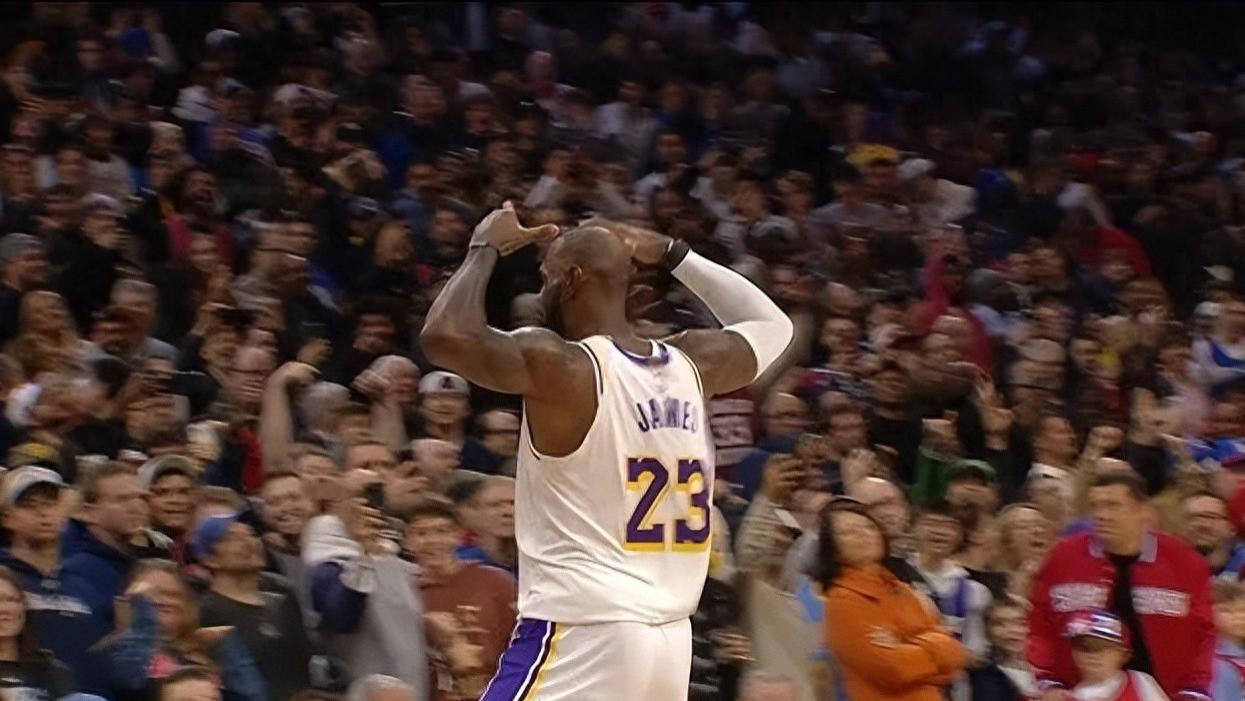 詹姆斯到底是何时，喜欢用戴皇冠的动作来庆祝的？