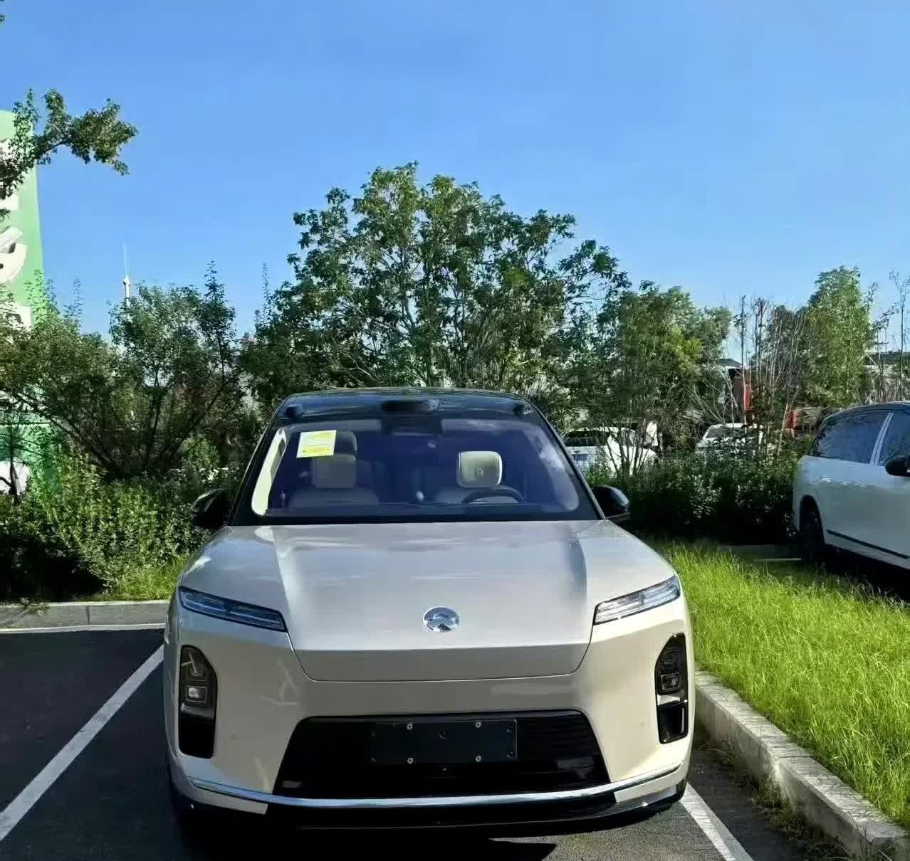 新款的蔚来ES8即将上市，
但是有一个明显的缺点，
在乐道L90上也存在，就