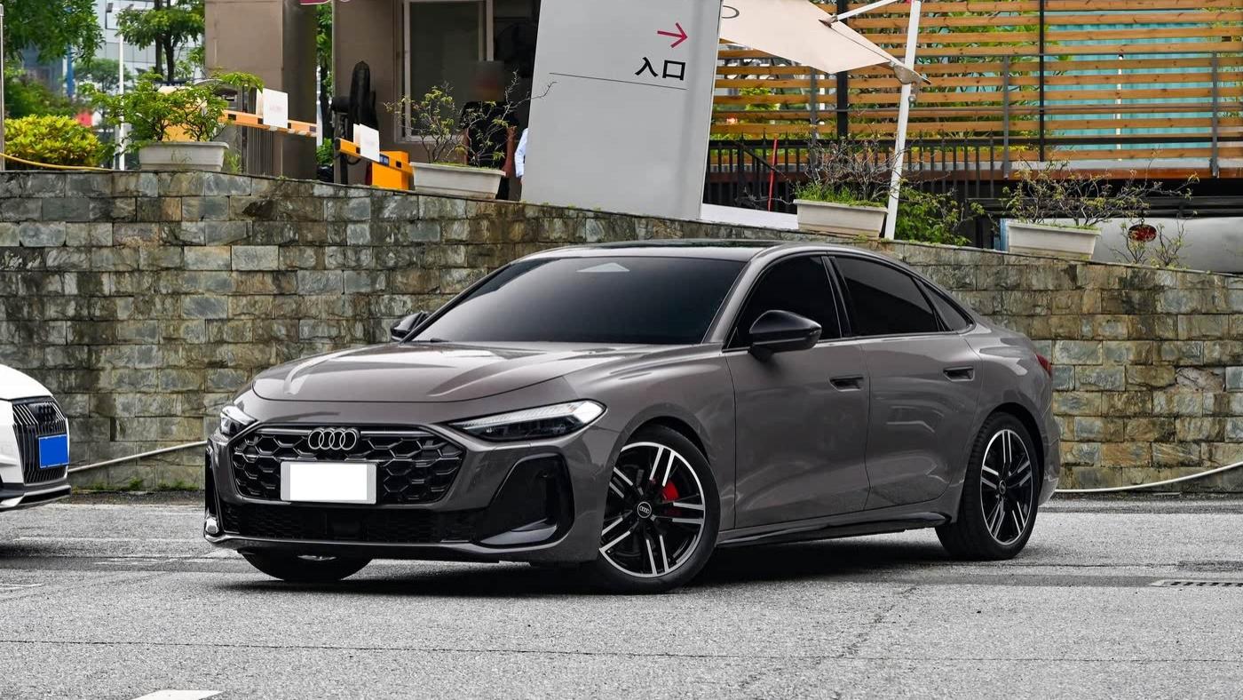 奥迪中型轿跑不足25万起售！低趴车身炫酷动感，搭载华为乾崑智驾