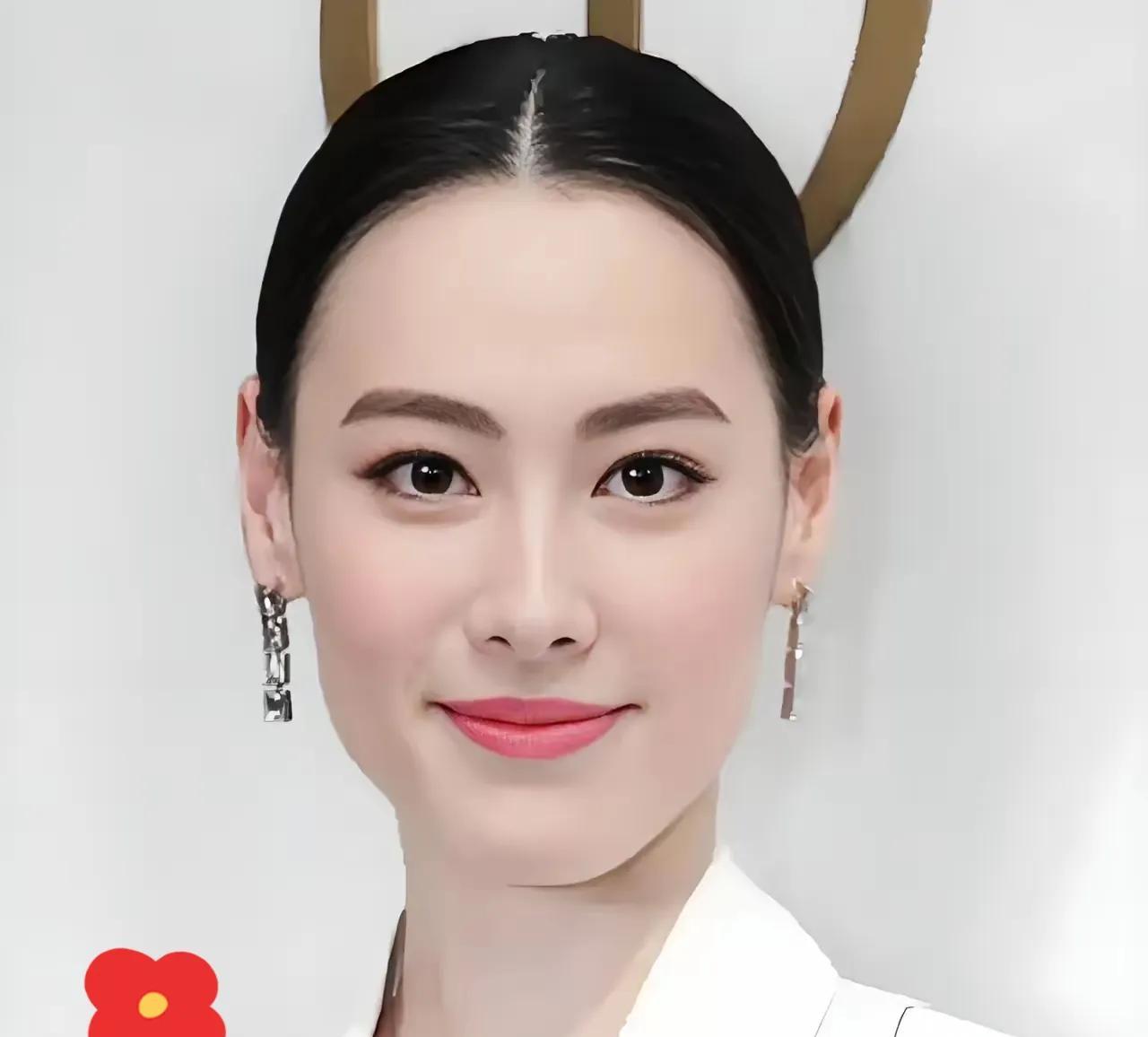 终于明白了！
梁洛施为何敢公开新恋情还搬去北京？
不是一时冲动，也不是盲目决定，