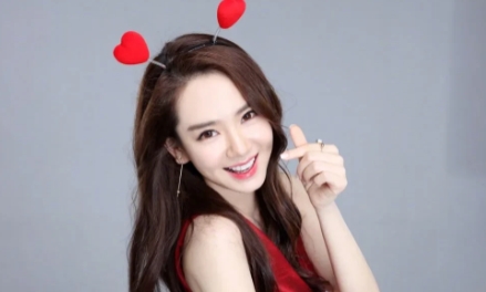 2015年，戚薇的韩国老公给女儿取名字，戚薇一看就气得火冒金星，她说：中国名字不