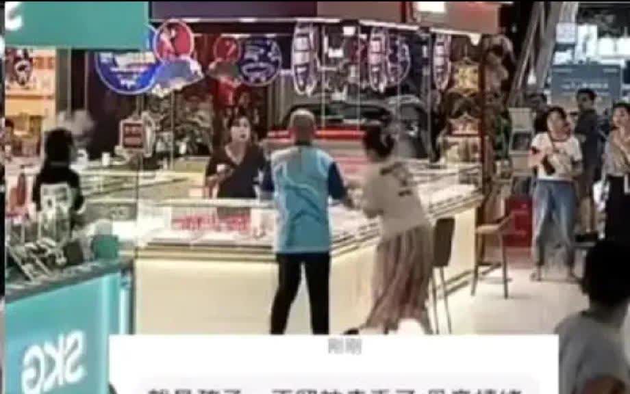 "别低估任何一个母亲！"湖北十堰，一女子带孩子逛商场，突然发现身后的孩子不见了，