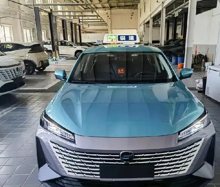 天津出租车报废更车又有了新车型，长安欧尚520，号称全国首款充换电一起出租车，解