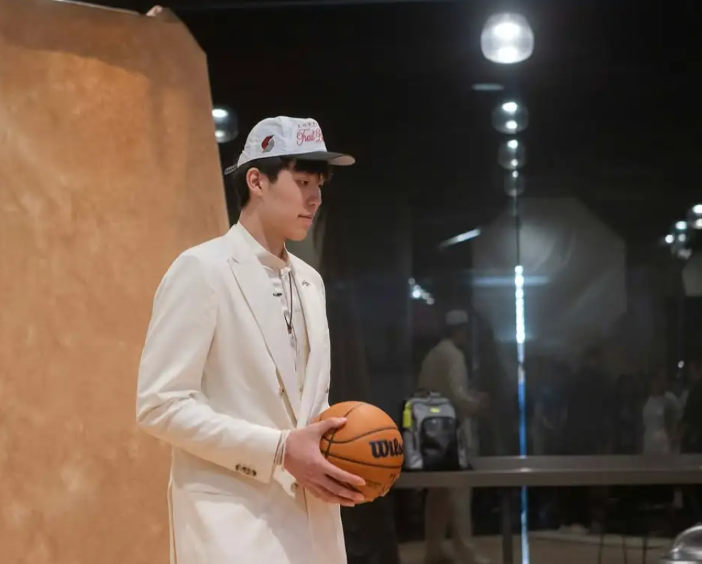 你对杨瀚森在开拓者的表现有何期待？

杨瀚森闯NBA：三关不过，恐难有所作为
想
