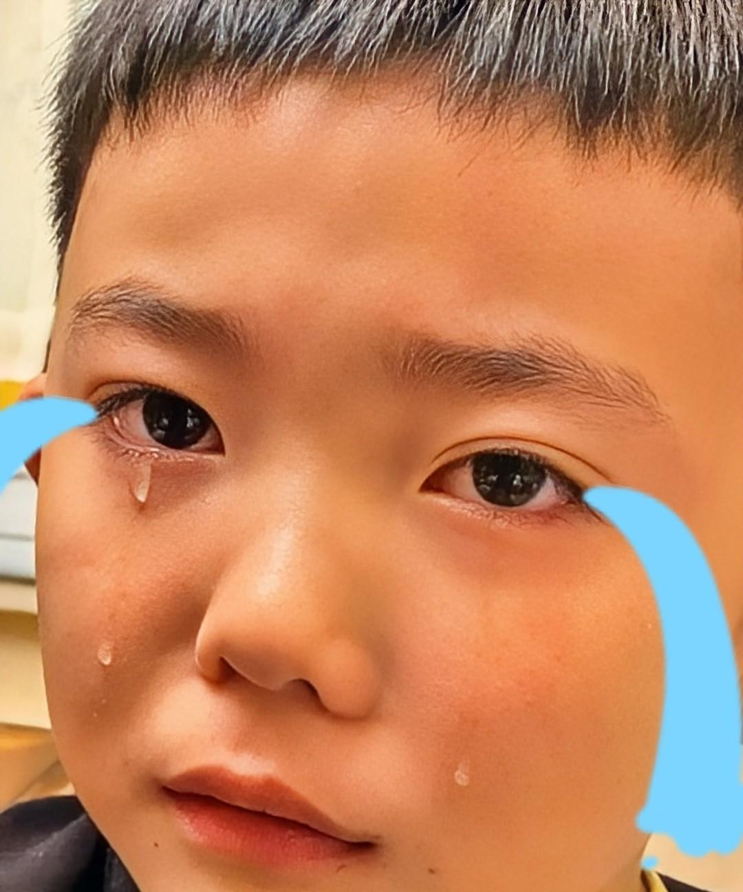 只因超35岁被嫌年纪大。
这一哭，哭出了无数35+职场人的心酸！
面试官们看不到
