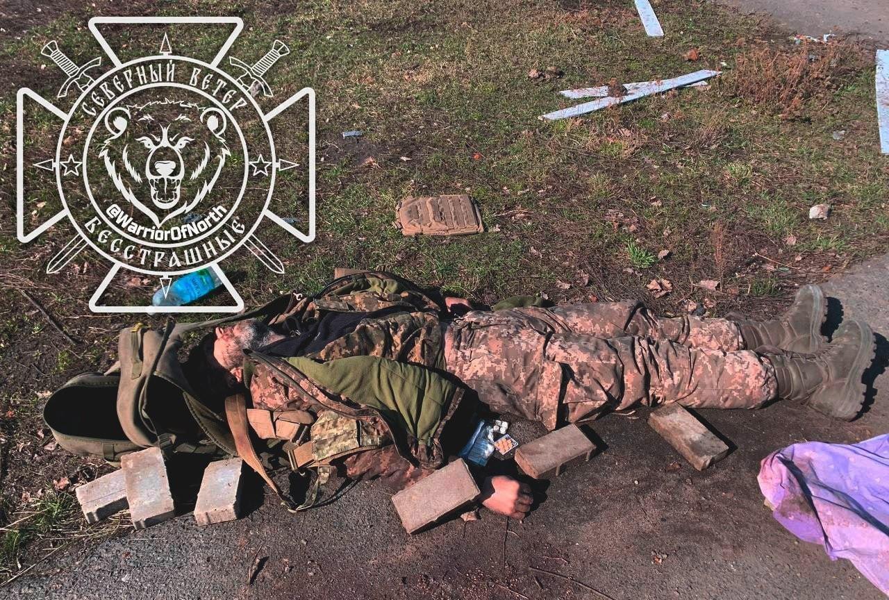 位于库尔斯克州苏贾镇东南部的马赫诺夫卡村，一批乌军又爱乌及乌了