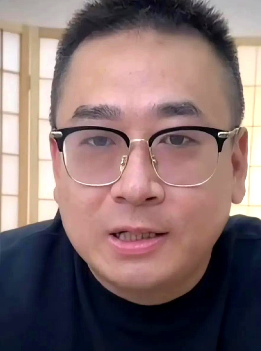 云昊直播暗示江九有重要消息，还可能有新成员收到“小票票”。
云昊之前就发视频提到