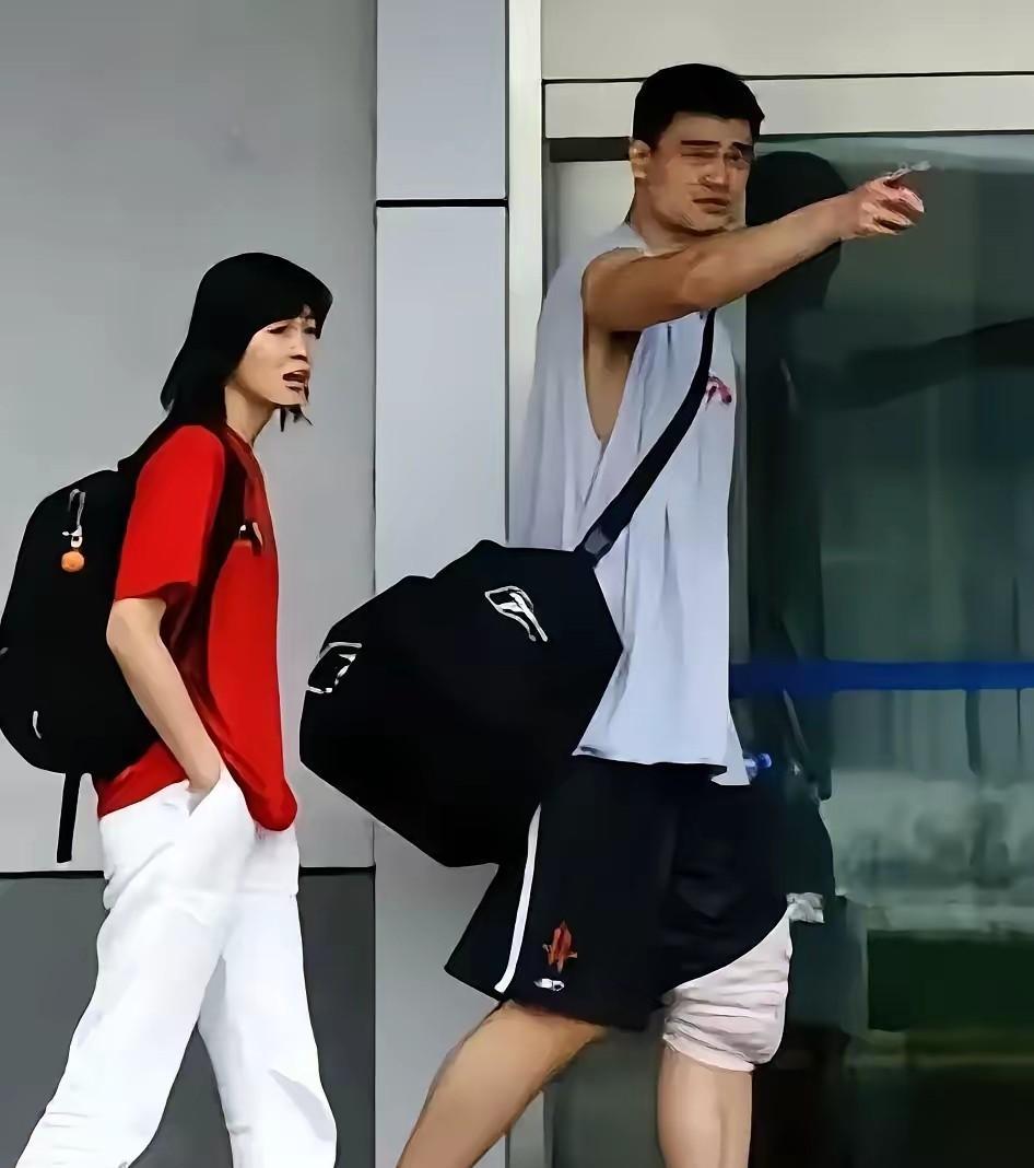 【姚明和叶莉】没有那些人偷拍炒作，也没现在那么火
那些狗仔真是又气又恨