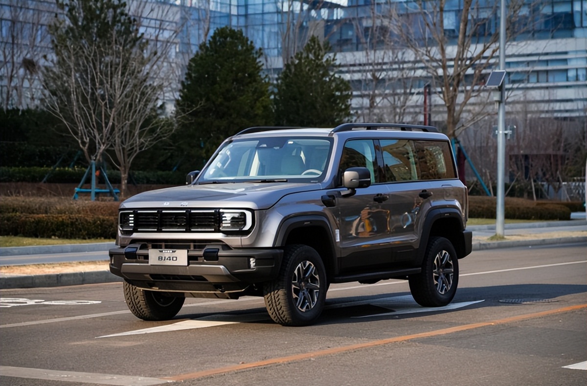 周末想“野”一下？这台BJ40燃油，刚刚好