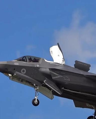 坏消息：F-35用上新型的隐身涂料了
好消息：F-35使用的新型涂料是三氧化二铁