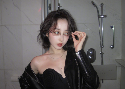 这样看，蒋梦婕的小妈感，真的很强！