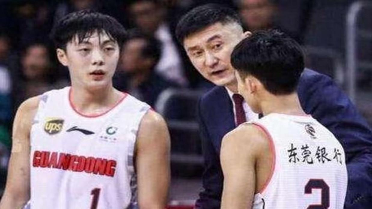 徐杰强势爆发，广东热身赛两连胜，却暴露一个隐患，需要杜峰解决